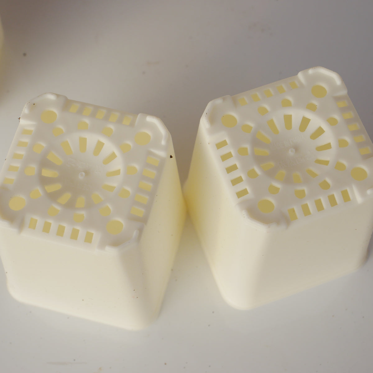 10x 3cm Life Time Professional White Plastic Pots with drain holes image 3