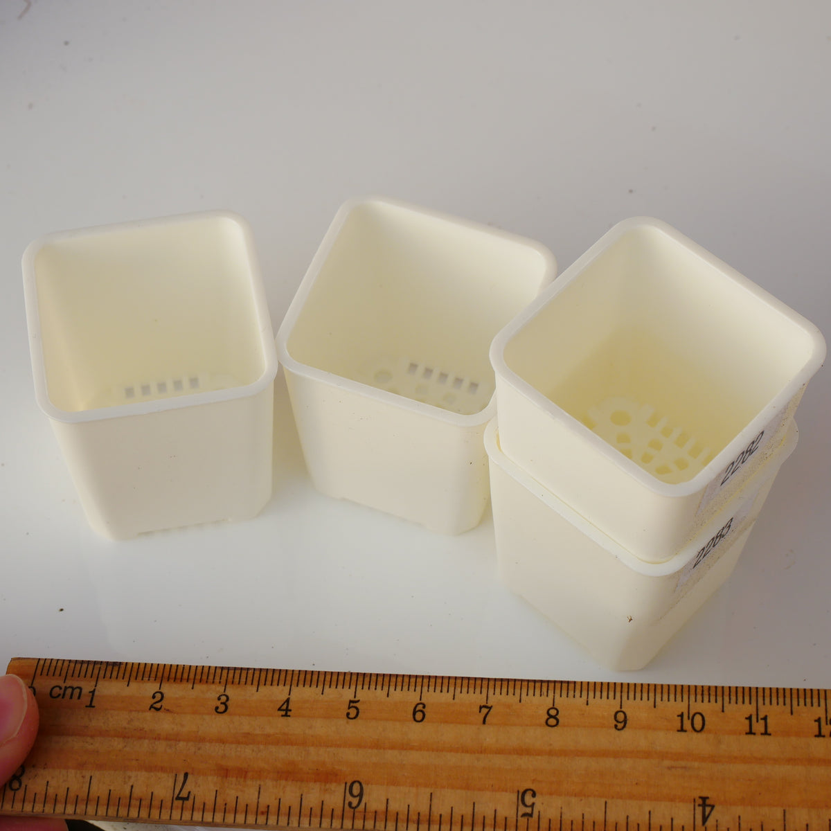 10x 3cm Life Time Professional White Plastic Pots with drain holes image 1